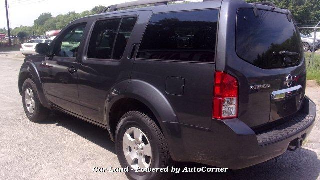 Thumbnail image of 2012 Nissan Pathfinder at Car Land of Macon