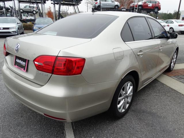 Thumbnail image of 2013 Volkswagen Jetta at Autonation Volkswagen North Columbus