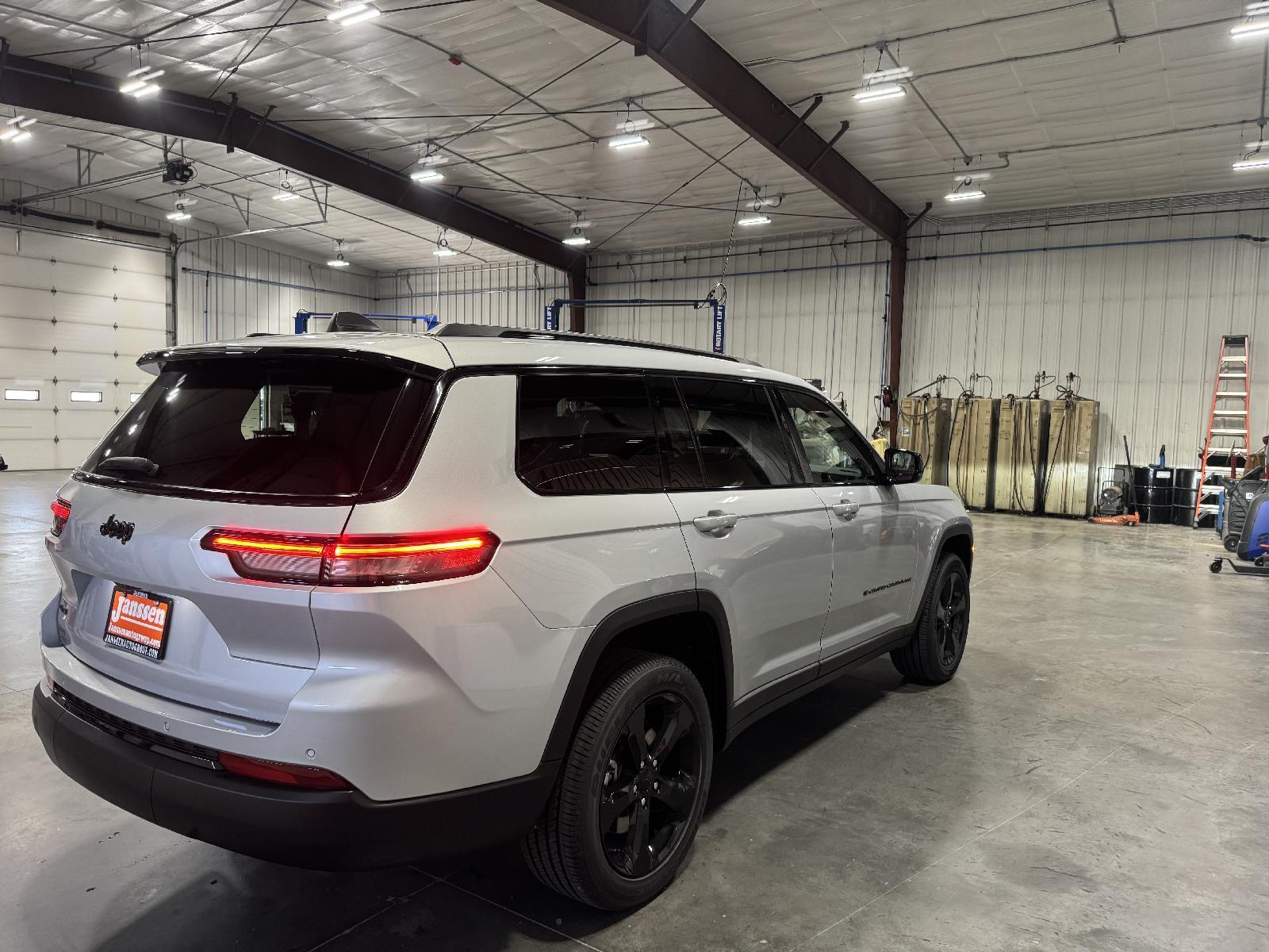 Thumbnail image of 2025 Jeep Grand Cherokee L at Janssen Chrysler Jeep Dodge Ram