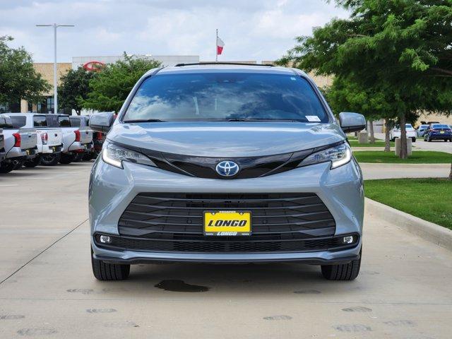 Thumbnail image of 2025 Toyota Sienna at LongoToyotaOfProsper - NEW