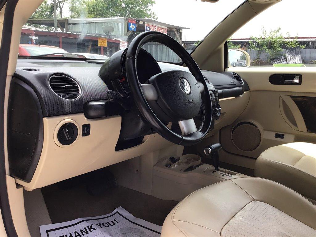Thumbnail image of 2008 Volkswagen New Beetle Convertible at BB Auto Sales