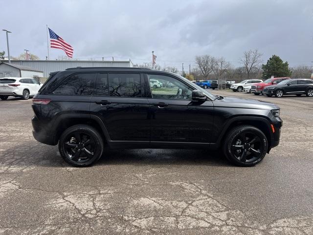 Thumbnail image of 2024 Jeep Grand Cherokee at Golling Chrysler Dodge Jeep Ram