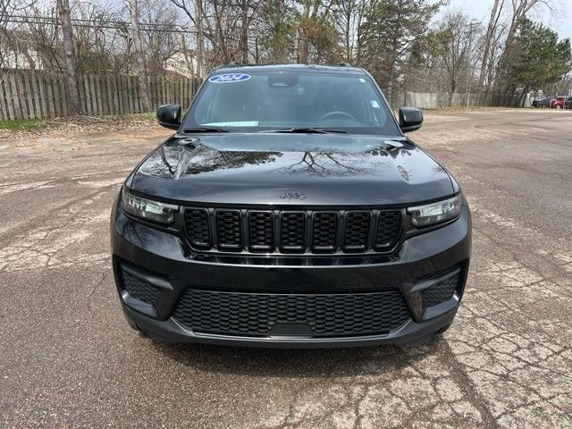 Thumbnail image of 2024 Jeep Grand Cherokee at Golling Chrysler Jeep Dodge Ram of Chelsea
