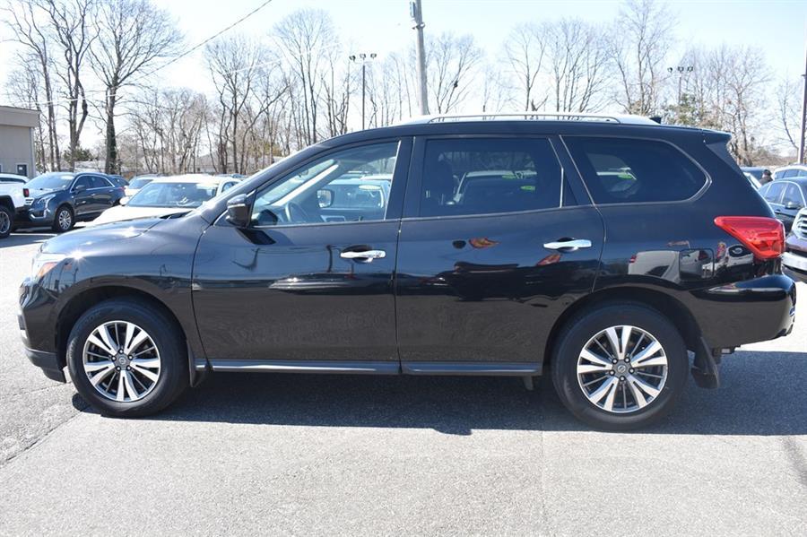 Thumbnail image of 2020 Nissan Pathfinder at 112 Auto Plaza