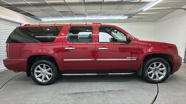 Thumbnail image of 2013 GMC Yukon XL at Car Connection Superstore
