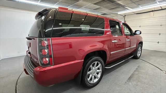 Thumbnail image of 2013 GMC Yukon XL at Car Connection Superstore