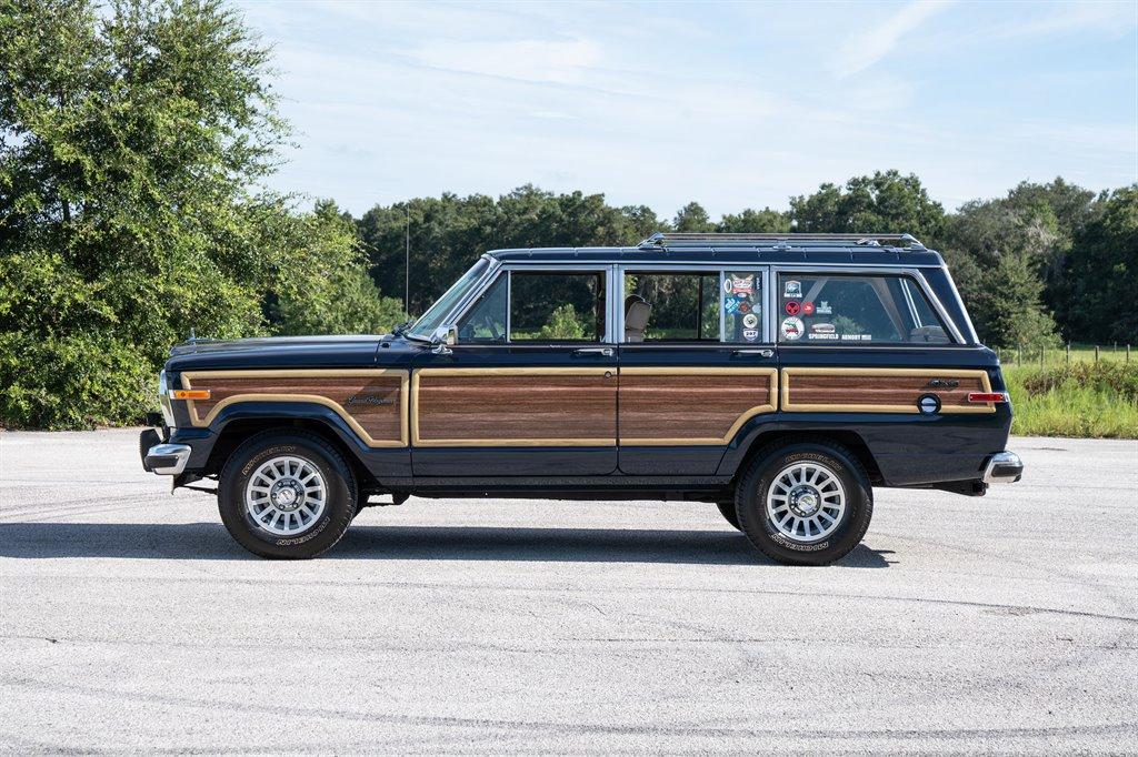 Thumbnail image of 1990 Jeep Grand Wagoneer at Burnyzz Llc.