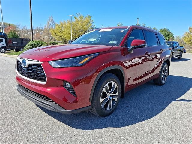 Thumbnail image of 2022 Toyota Highlander Hybrid at Del Toyota