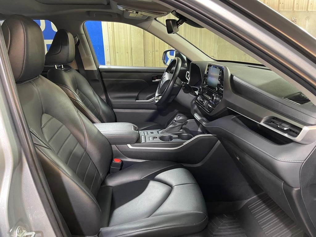 Thumbnail image of 2020 Toyota Highlander at Affordable of Fairbanks, AK