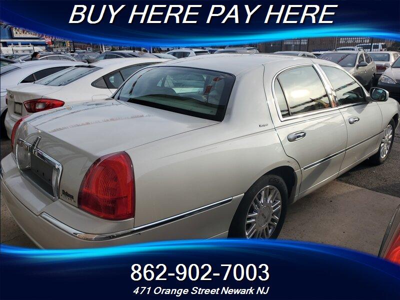 Thumbnail image of 2006 Lincoln Town Car at Car Sales of New Jersey Inc.