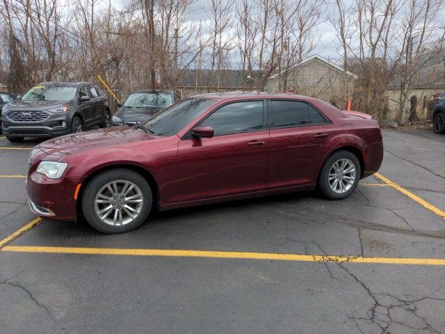 Thumbnail image of 2017 Chrysler 300 at LaFontaine Volkswagen Mazda of Livonia