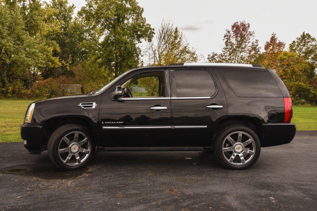 Thumbnail image of 2008 Cadillac Escalade at 4:19 AUTO SALES LTD