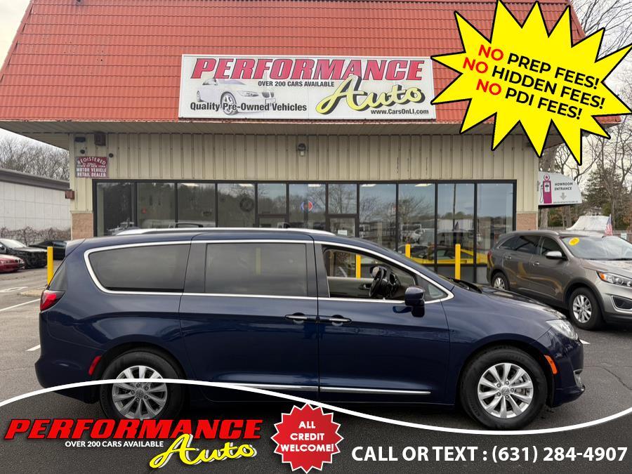 Thumbnail image of 2018 Chrysler Pacifica at Performance Auto of Bohemia