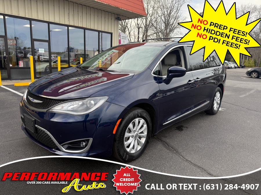Thumbnail image of 2018 Chrysler Pacifica at Performance Auto of Bohemia