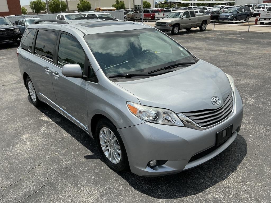 Thumbnail image of 2016 Toyota Sienna at FergusonBuickGmc Used
