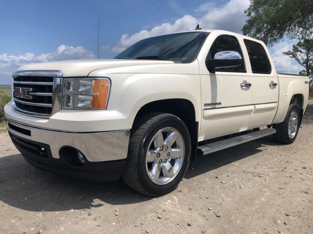 Thumbnail image of 2013 GMC Sierra 1500 at Carolina Auto Outlet