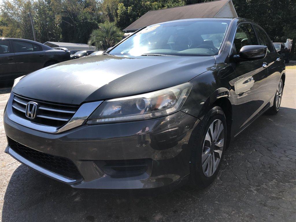 Thumbnail image of 2013 Honda Accord at Momentum Motor Group