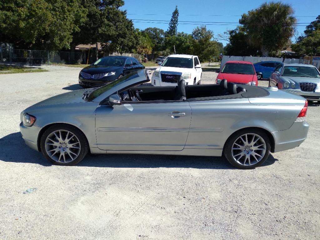 Thumbnail image of 2010 Volvo C70 at Simple Auto Brokers
