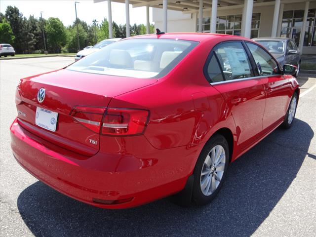 Thumbnail image of 2015 Volkswagen Jetta at Autonation Volkswagen North Columbus