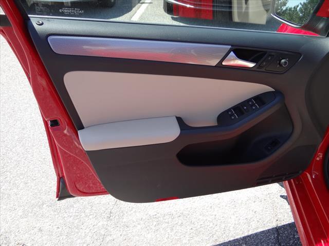 Thumbnail image of 2015 Volkswagen Jetta at Autonation Volkswagen North Columbus