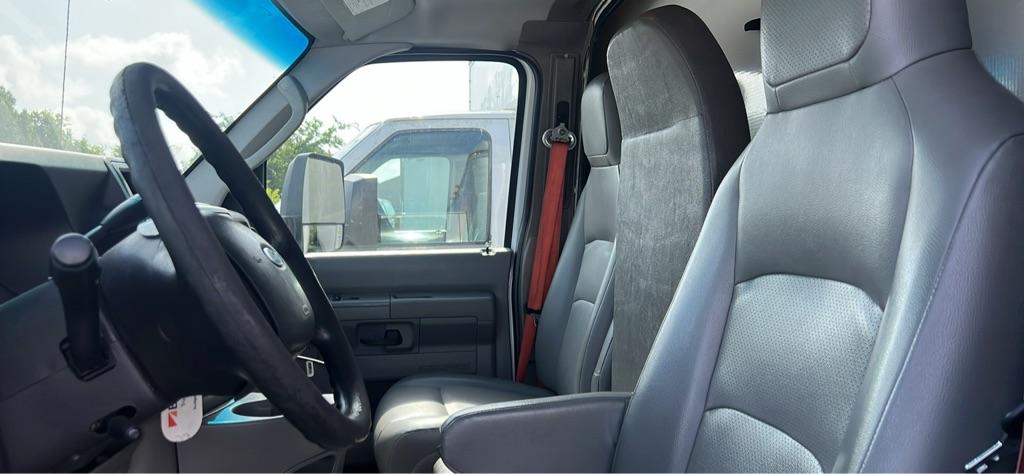 Thumbnail image of 2017 Ford E-Series at JOE AUTOS