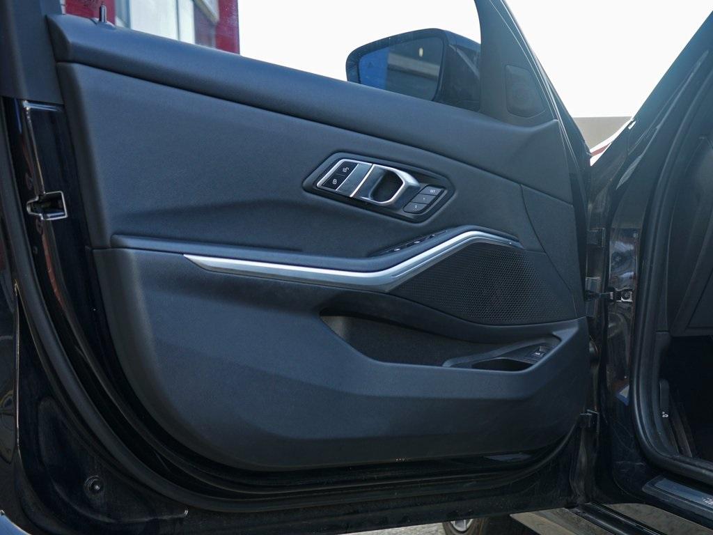 Thumbnail image of 2021 BMW 3 Series at Auto Expo Store