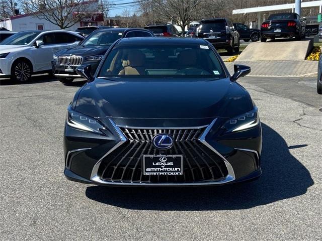 Thumbnail image of 2022 Lexus ES 300h at Lexus of Smithtown