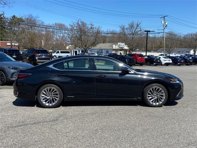 Thumbnail image of 2022 Lexus ES 300h at Lexus of Smithtown