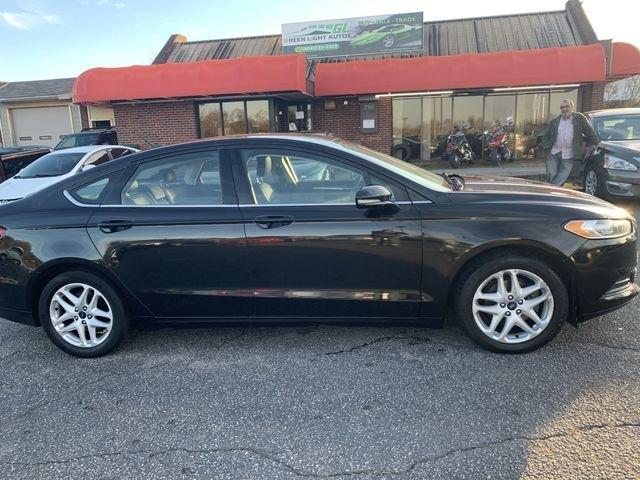 Thumbnail image of 2013 Ford Fusion at Green light Autos