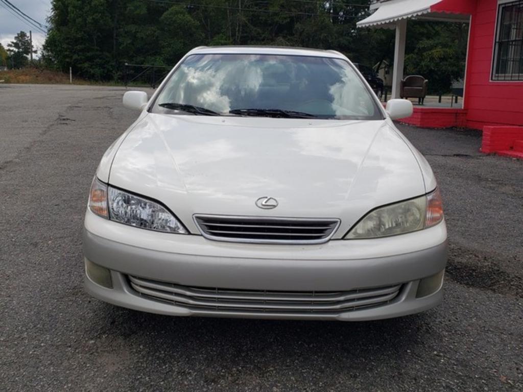 Thumbnail image of 2001 Lexus ES 300 at Pinkys Auto Sales Inc.
