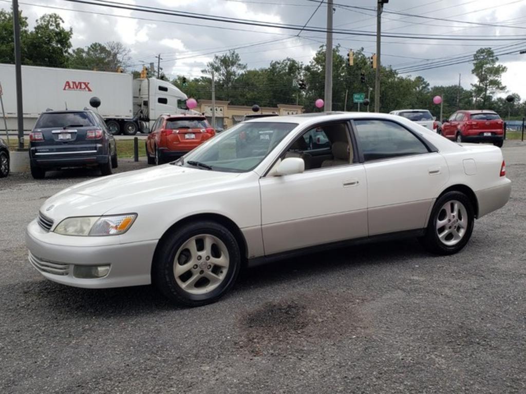 Thumbnail image of 2001 Lexus ES 300 at Pinkys Auto Sales Inc.