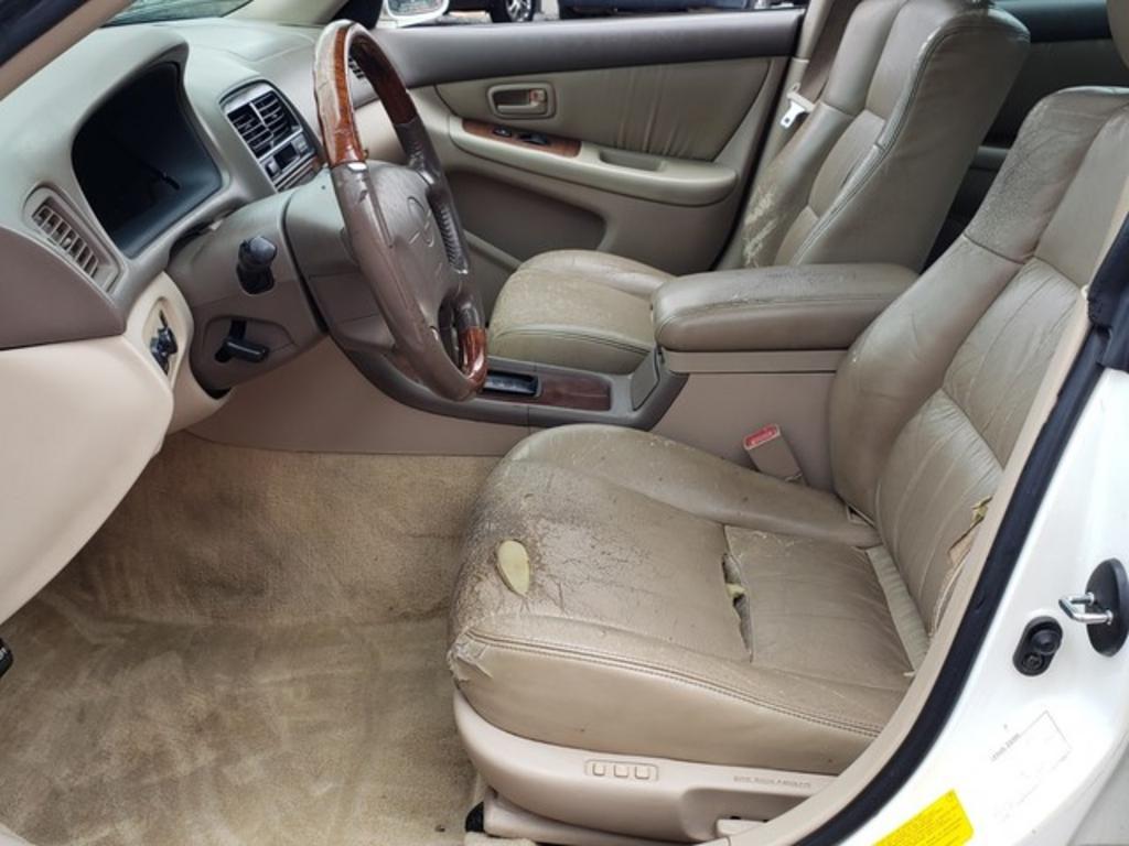 Thumbnail image of 2001 Lexus ES 300 at Pinkys Auto Sales Inc.
