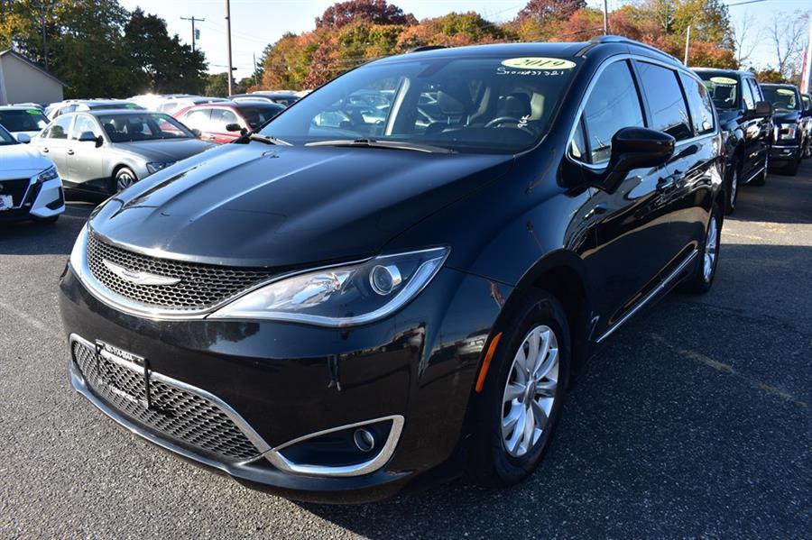 Thumbnail image of 2019 Chrysler Pacifica at 112 Auto Plaza