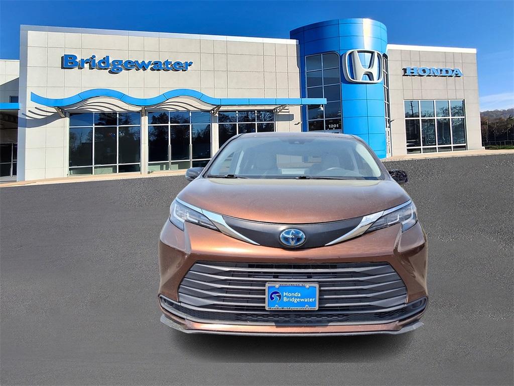 Thumbnail image of 2021 Toyota Sienna at Honda of Bridgewater