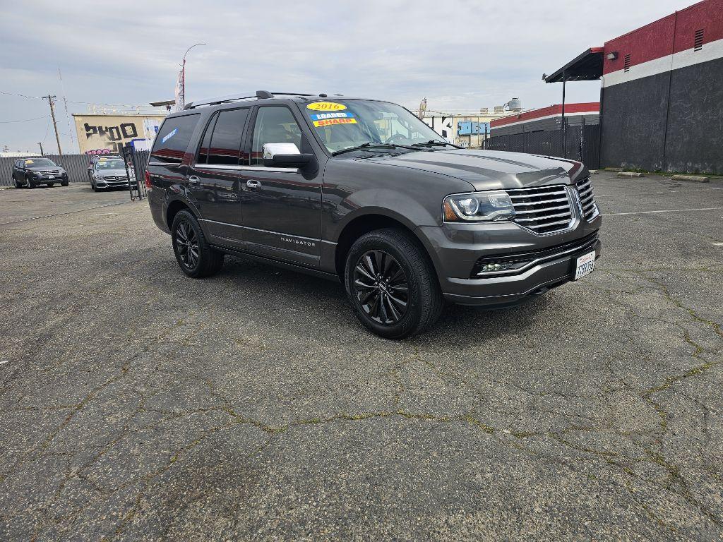 Thumbnail image of 2016 Lincoln Navigator at SHARK AUTO SALES