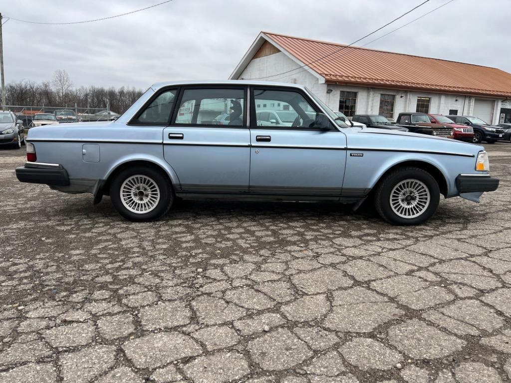 Thumbnail image of 1991 Volvo 240 at Takrourin Motors LLC