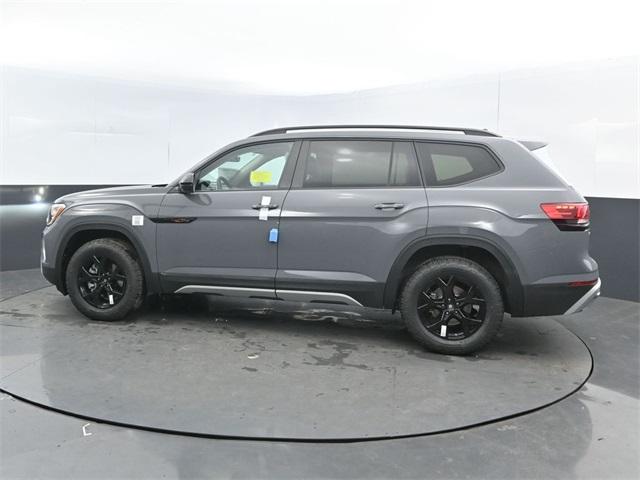 Thumbnail image of 2025 Volkswagen Atlas at Commonwealth Chevrolet Inc.