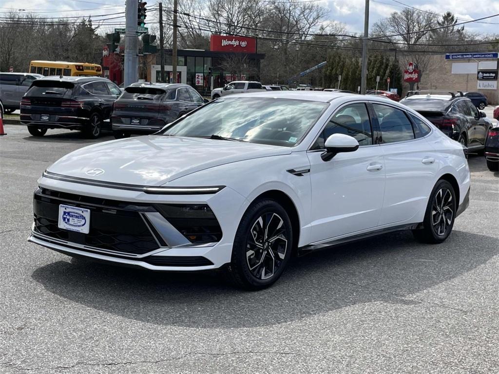 Thumbnail image of 2024 Hyundai SONATA at Huntington Jeep Chrysler