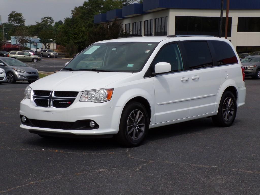 Thumbnail image of 2017 Dodge Grand Caravan at Cars R Us