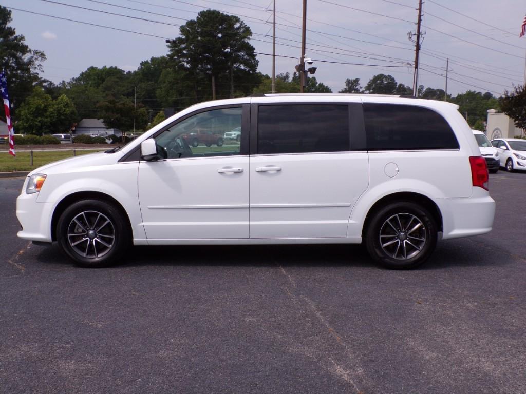 Thumbnail image of 2017 Dodge Grand Caravan at Cars R Us