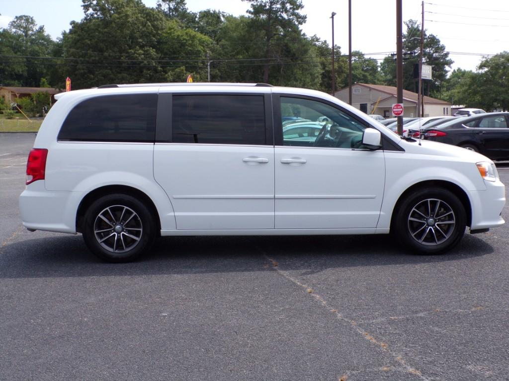 Thumbnail image of 2017 Dodge Grand Caravan at Cars R Us