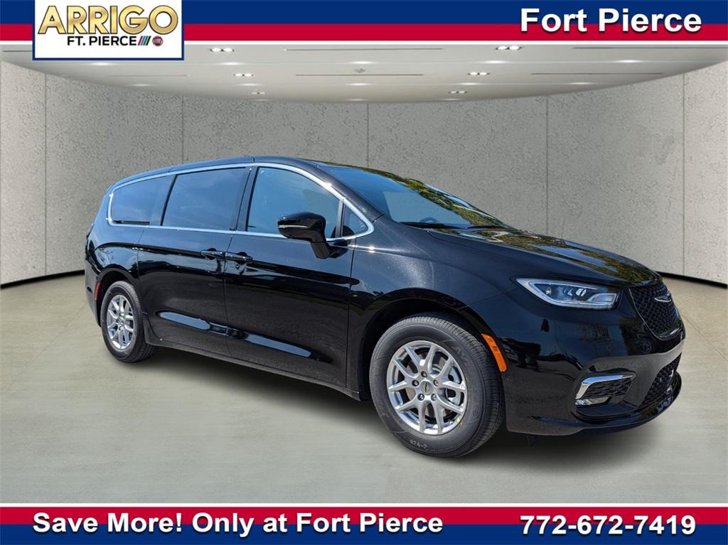 Thumbnail image of 2025 Chrysler Pacifica at Arrigo Chrysler Dodge Jeep Ram at Sawgrass