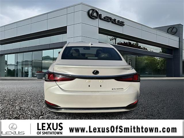 Thumbnail image of 2025 Lexus ES 300h at Lexus of Smithtown