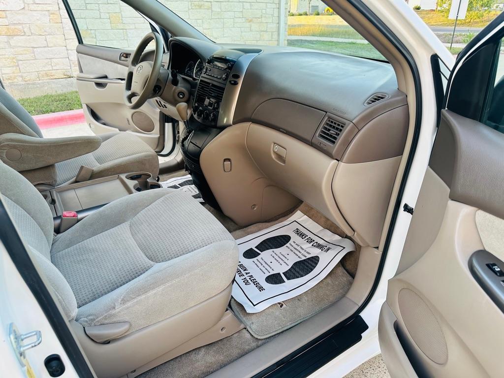 Thumbnail image of 2007 Toyota Sienna at ASCEND AUTOS