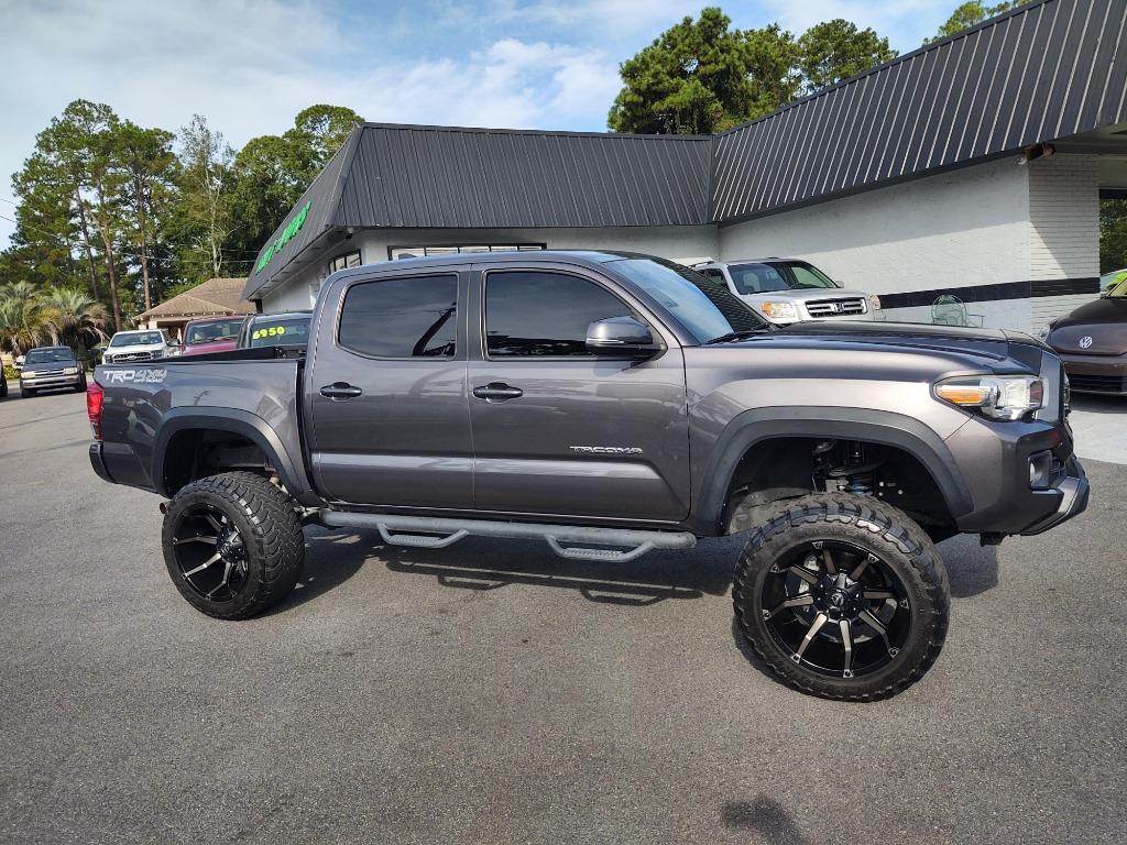 Thumbnail image of 2017 Toyota Tacoma at Bennett Motors of Valdosta