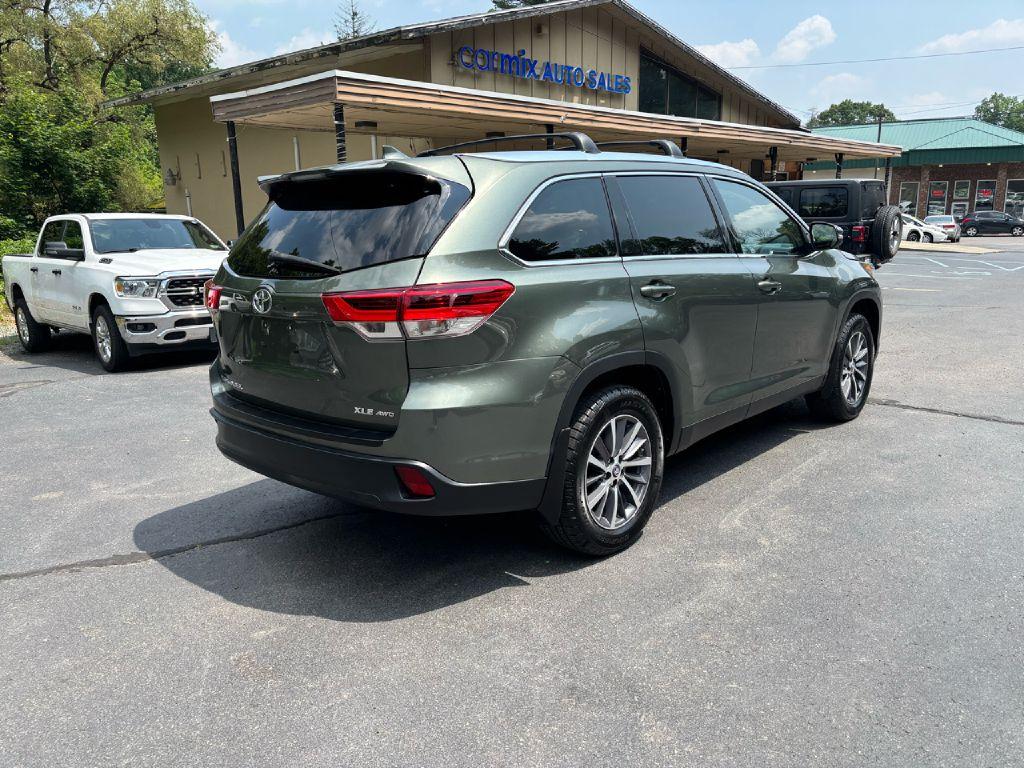 Thumbnail image of 2019 Toyota Highlander at CARMIX INC.