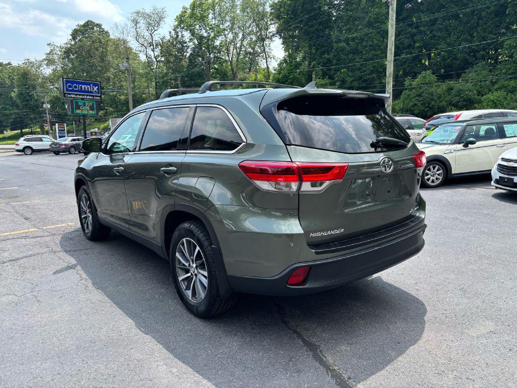 Thumbnail image of 2019 Toyota Highlander at CARMIX INC.