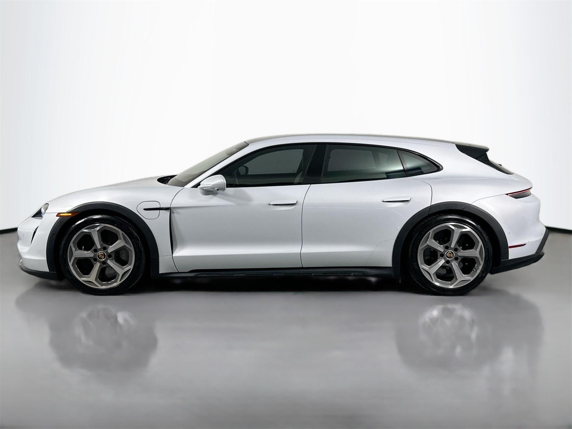 Thumbnail image of 2022 Porsche Taycan at Autobahn Porsche Fort Worth
