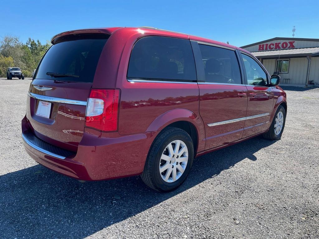 Thumbnail image of 2016 Chrysler Town and Country at Hickox Auto Dealer & Appraiser
