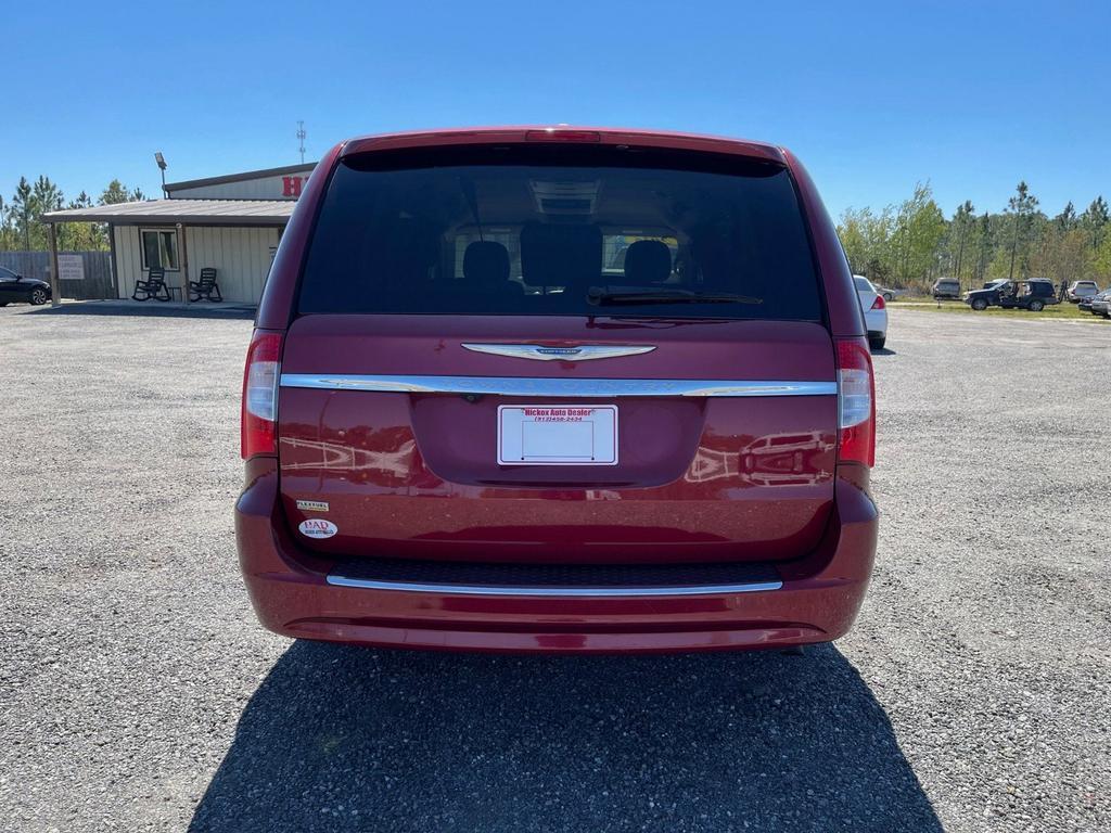 Thumbnail image of 2016 Chrysler Town and Country at Hickox Auto Dealer & Appraiser
